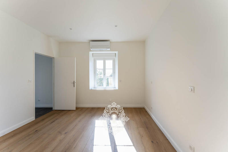 Maison - 185 m² - 5 pièces