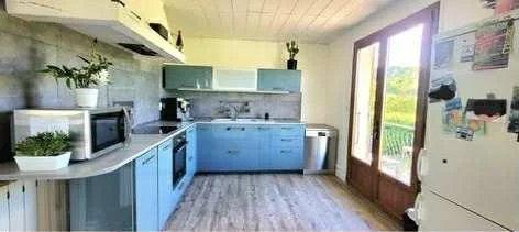 Maison - 93 m² - 6 pièces