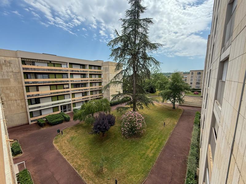 Appartement - 97 m² - 5 pièces