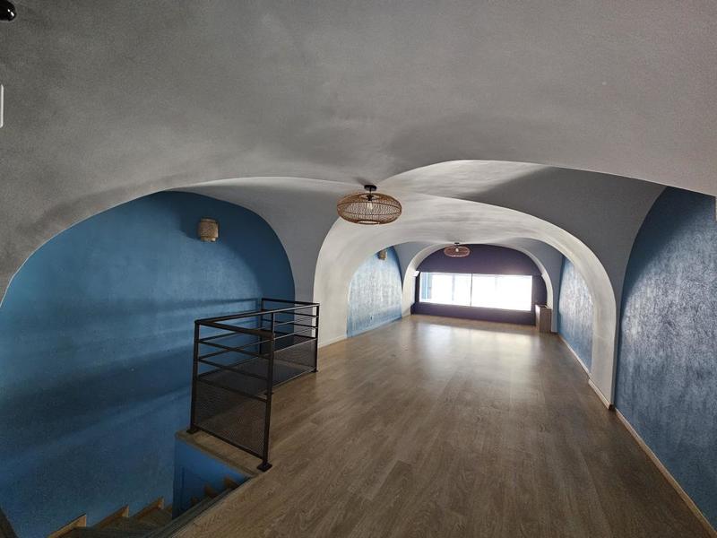 Local commercial - 166 m² - 3 pièces