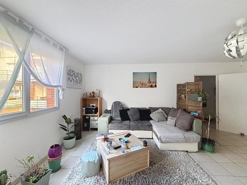 Appartement - 9 001 m² - 4 pièces