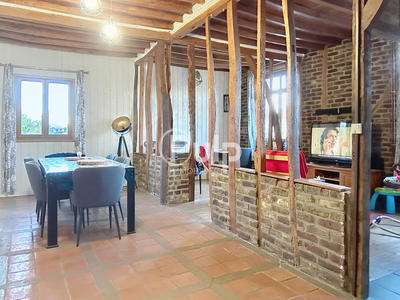 Maison - 325 m² - 11 pièces