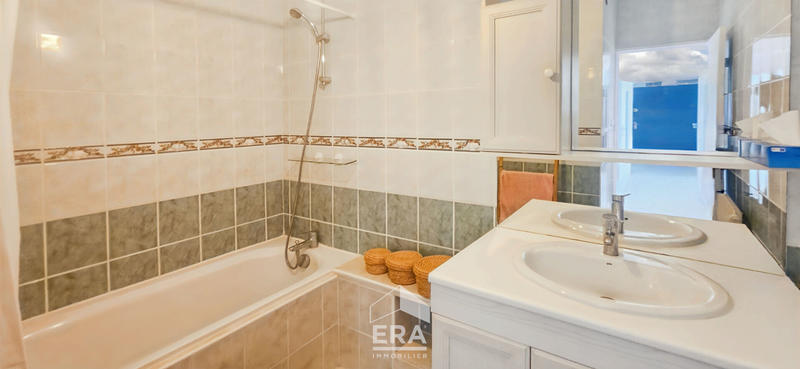 Appartement - 94 m² - 4 pièces