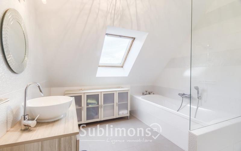 Maison - 95 m² - 5 pièces