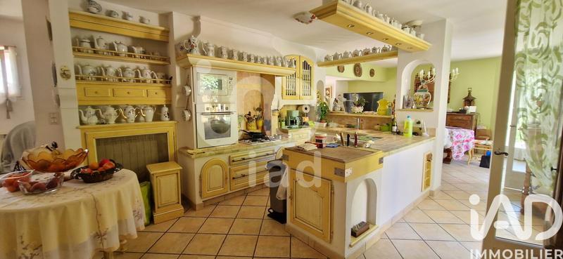 Maison - 205 m² - 6 pièces