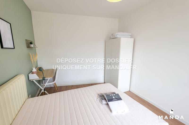 Chambre - 11 m² - 4 pièces