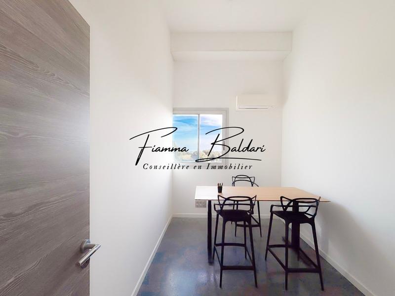 Bureau - 8 m² - 1 pièce