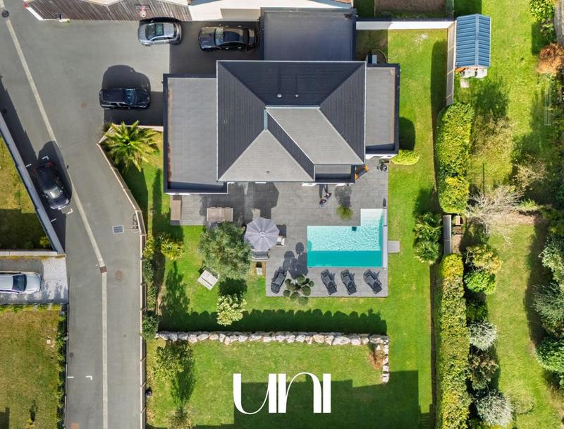 Maison - 185 m² - 6 pièces