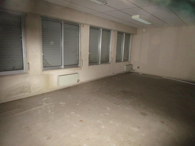 Local d'activité / Entrepôt - 1 200 m² - 2 pièces