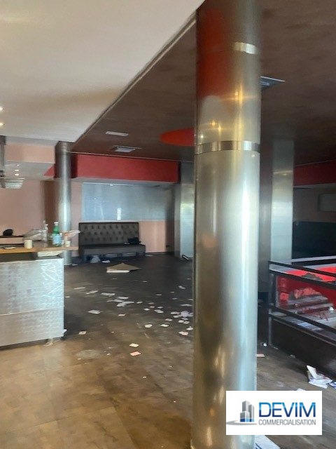 Local commercial - 236 m²