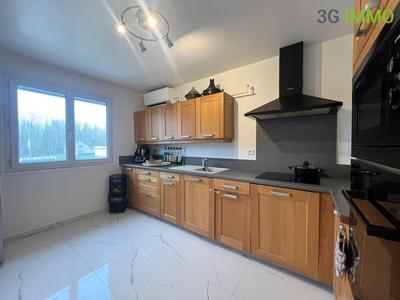 Maison - 137 m² - 7 pièces