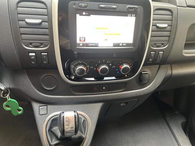 Renault Trafic 2.0 Dci 145 L1h1 Grand Confort Edc avec Attelage