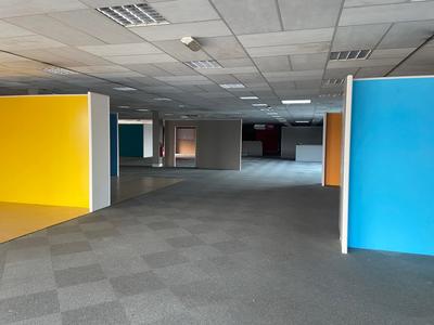 Local commercial - 1 200 m²