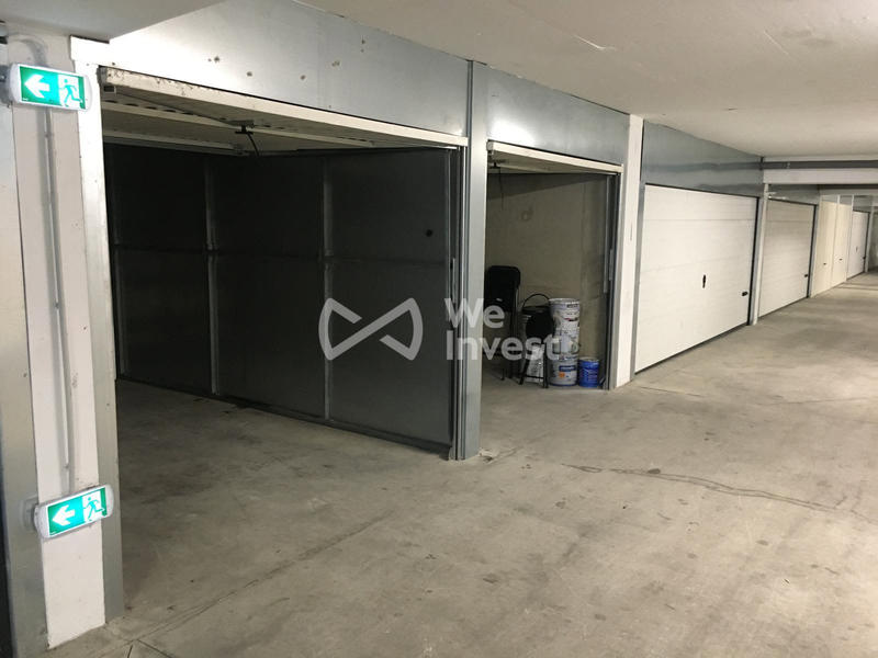 Parking / Garage - 27 m²