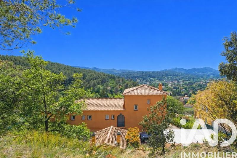 Maison - 224 m² - 9 pièces