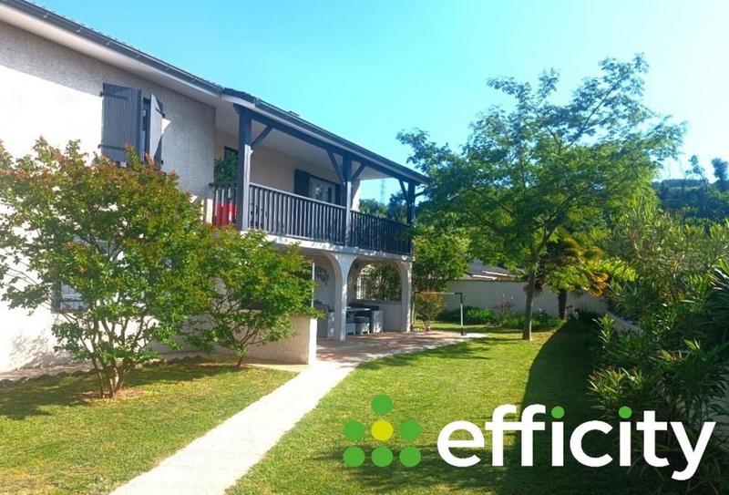 Villa - 235 m² - 9 pièces