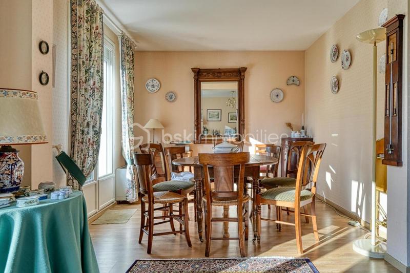 Maison - 188 m² - 7 pièces