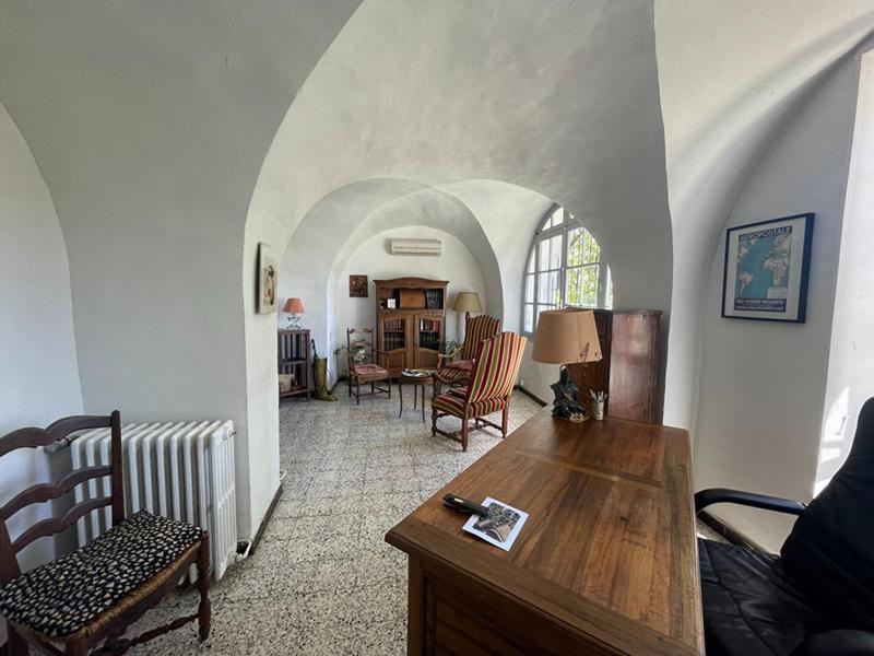 Maison - 265 m² - 11 pièces