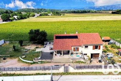 Maison - 230 m² - 7 pièces