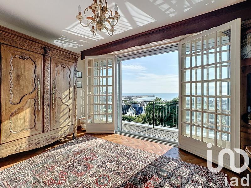 Maison - 165 m² - 10 pièces