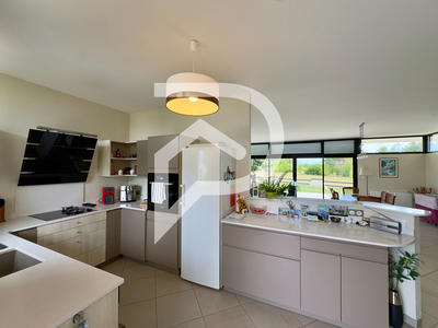 Maison - 184 m² - 6 pièces