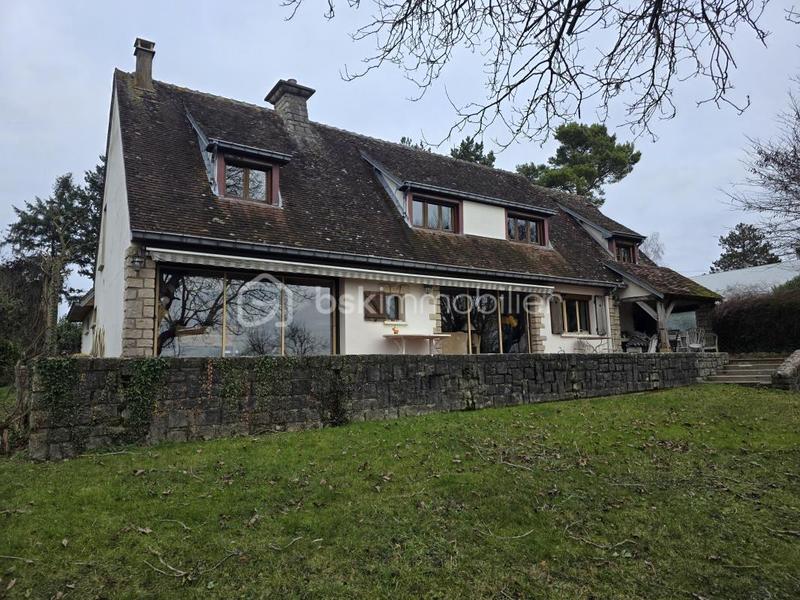 Maison traditionnelle - 142 m² - 5 pièces