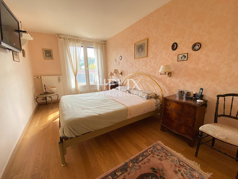 Appartement - 100 m² - 5 pièces