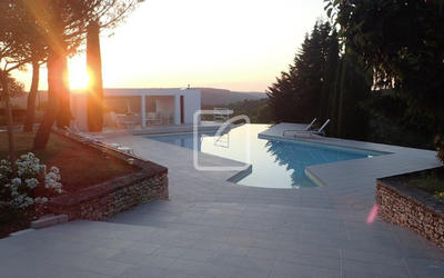 Maison - 290 m² - 11 pièces