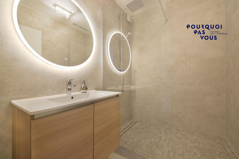 Maison - 210 m² - 6 pièces