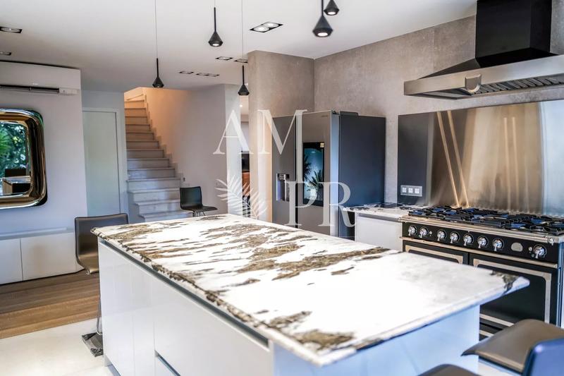 Villa - 400 m² - 9 pièces