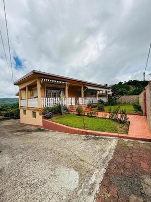 Maison - 161 m² - 6 pièces