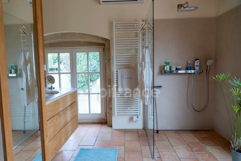 Maison - 560 m² - 15 pièces