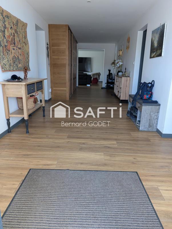 Maison - 338 m² - 11 pièces