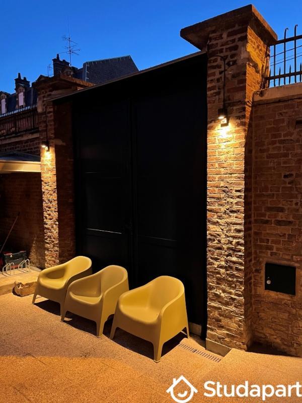 Maison - 300 m² - 1 pièce