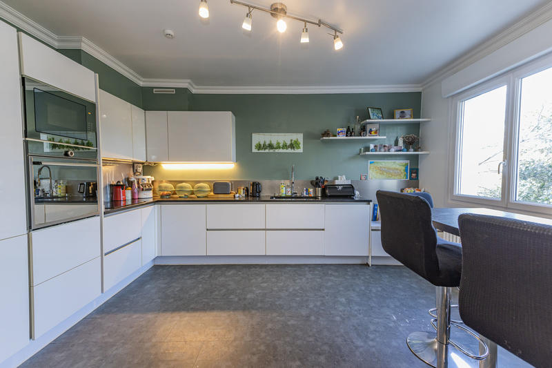 Maison - 260 m² - 8 pièces