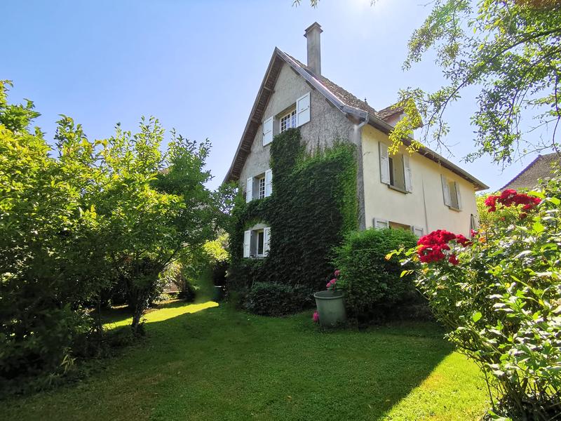 Maison - 209 m² - 9 pièces