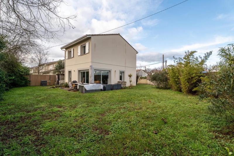 Maison - 95 m² - 4 pièces