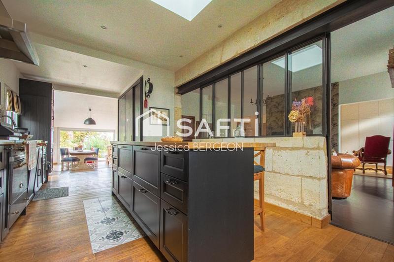 Maison - 222 m² - 7 pièces