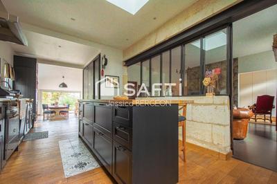 Maison - 222 m² - 7 pièces