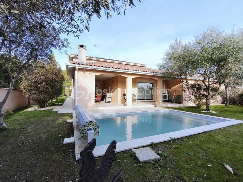 Demeure - 245 m² - 9 pièces