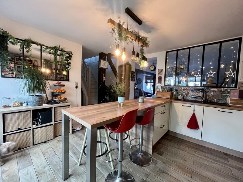 Maison traditionnelle - 140 m² - 6 pièces