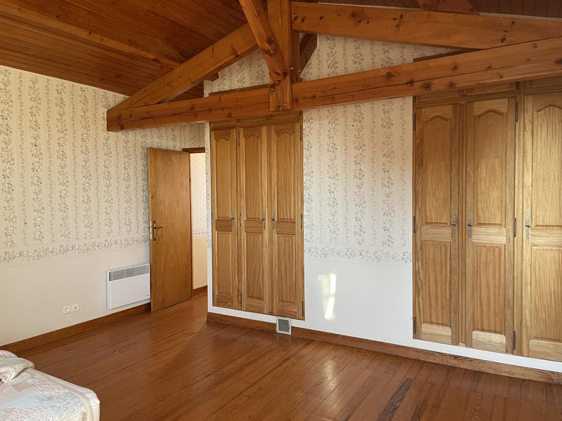 Maison - 206 m² - 11 pièces