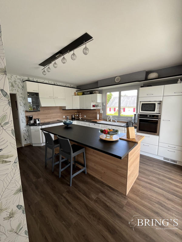 Villa - 250 m² - 8 pièces