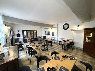 Maison ancienne - 310 m² - 11 pièces