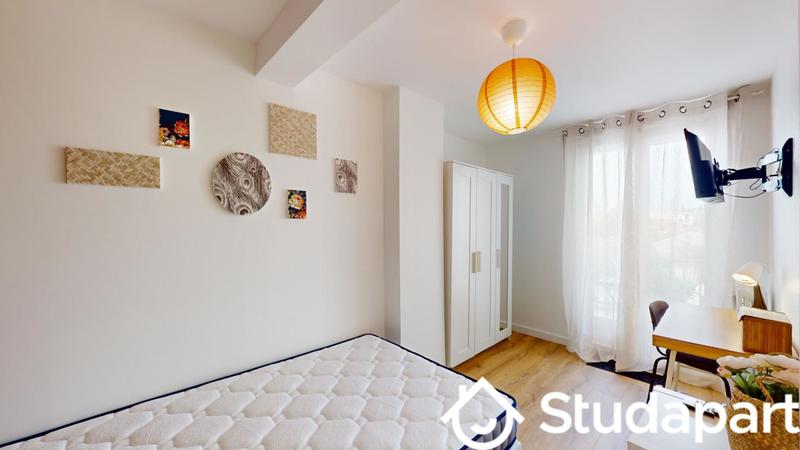 Chambre - 11 m² - 1 pièce