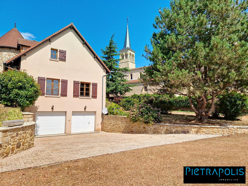 Maison traditionnelle - 222 m² - 8 pièces