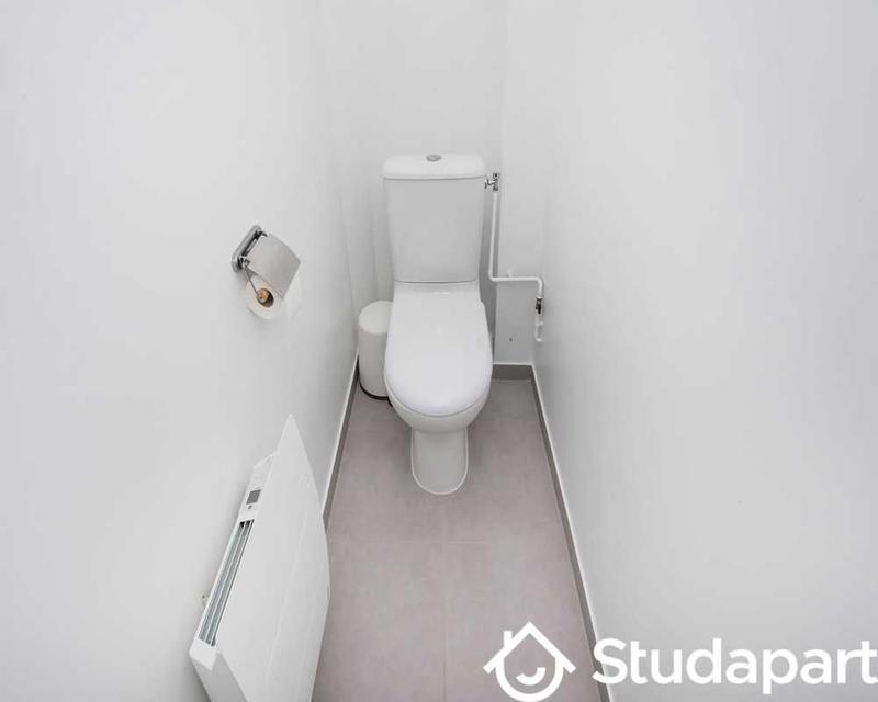 Chambre - 80 m² - 1 pièce