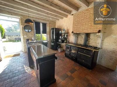 Maison - 214 m² - 5 pièces