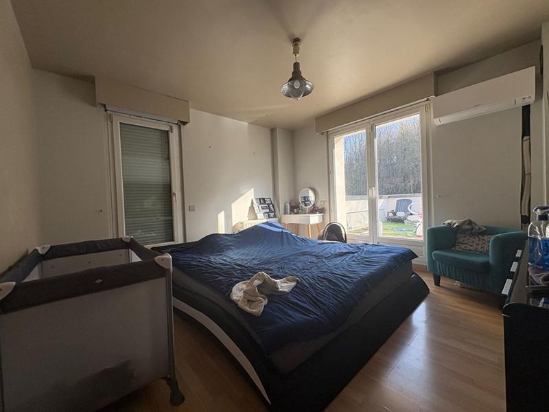 Maison - 201 m² - 8 pièces