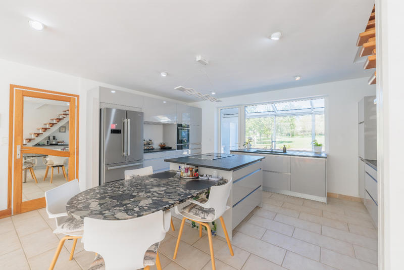 Maison - 304 m² - 7 pièces